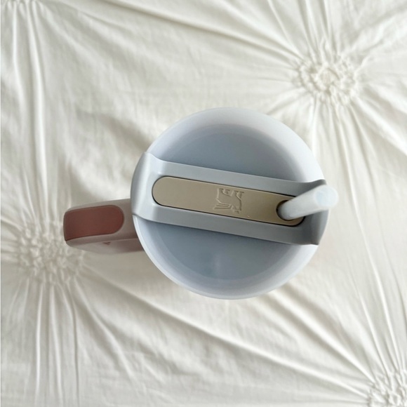 Rose Quartz 40oz Stanley - Picture 3 of 6